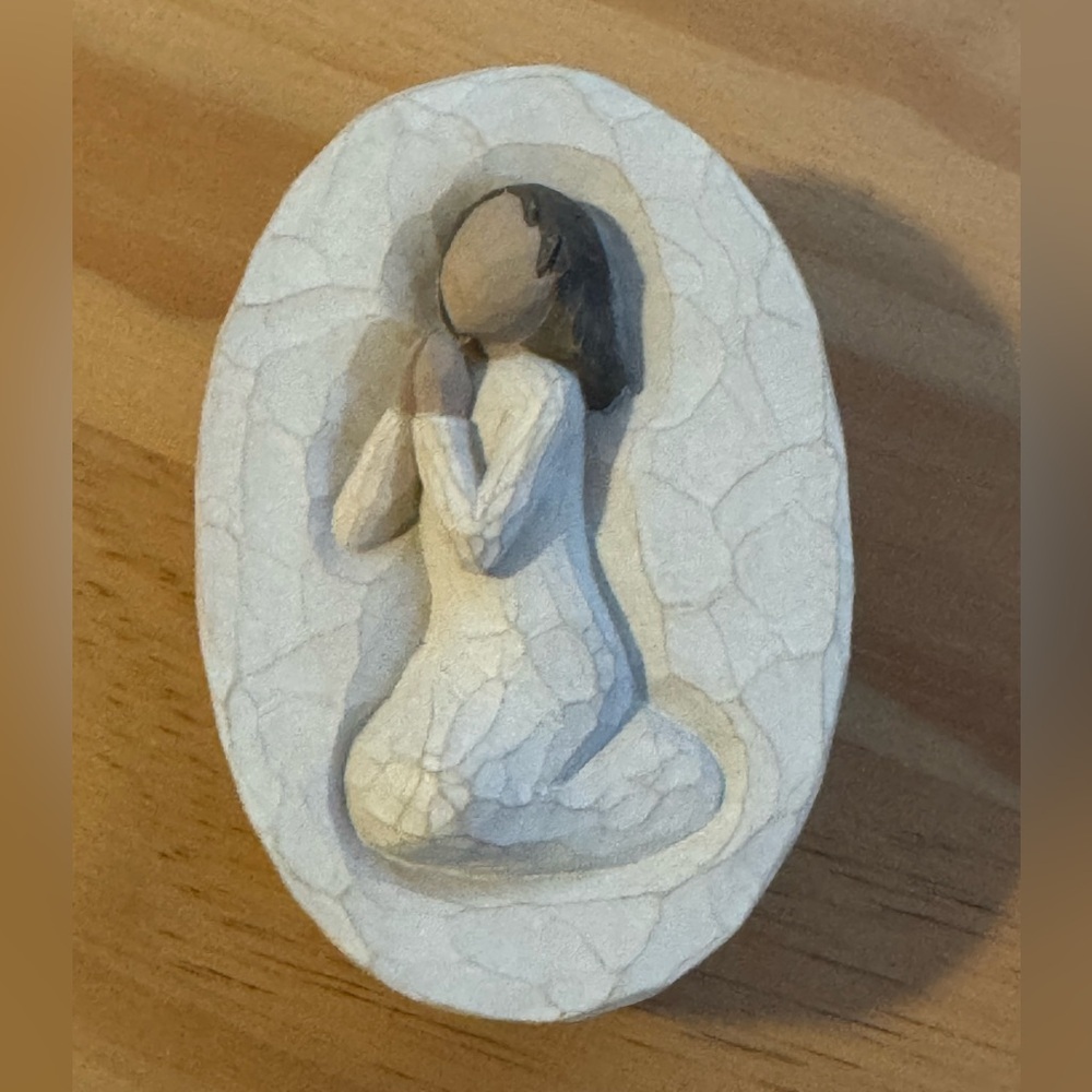 Willow Tree Angel Of Prayer Blessings White Oval Crackle Box